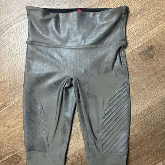 ‎SPANX | Faux Leather Moto Leggings - Picture 3 of 9